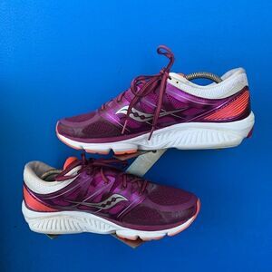 Saucony Triumph ISO 4 Womens size 12Black Running Shoes Lace Up Low Top S10413-4